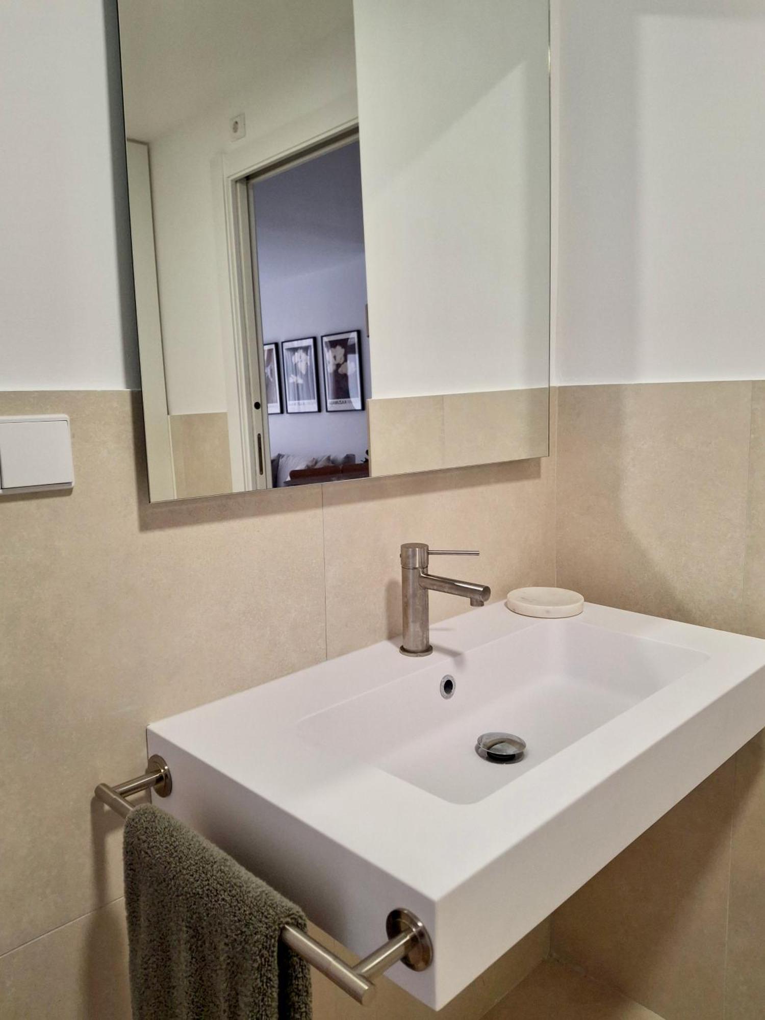 Bonito Apartamento De 2 Habitaciones Cerca De La Estacion Joaquin Sorolla Valencia Exterior foto